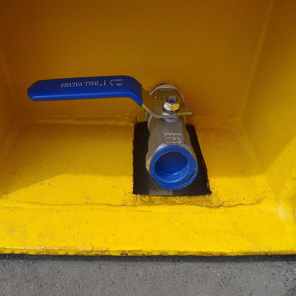 8&rsquo; Containment Cube - Container Express Services PTY LTD